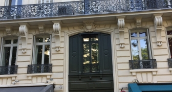 Offre de sous-location : grand bureau - immeuble de standing Avenue George V Paris 8ème